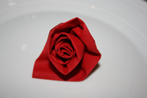 Pliage serviette la rose